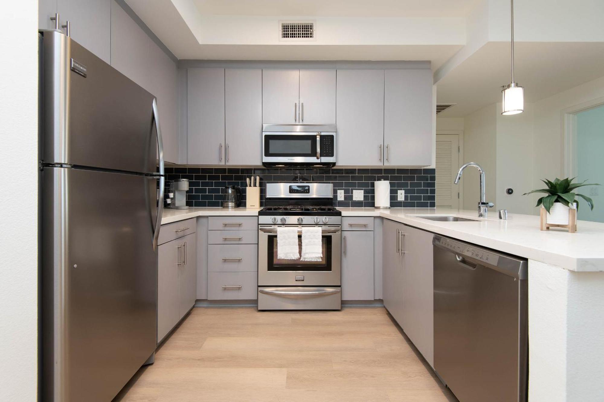 Modern Apartment Rentals — Photos 1