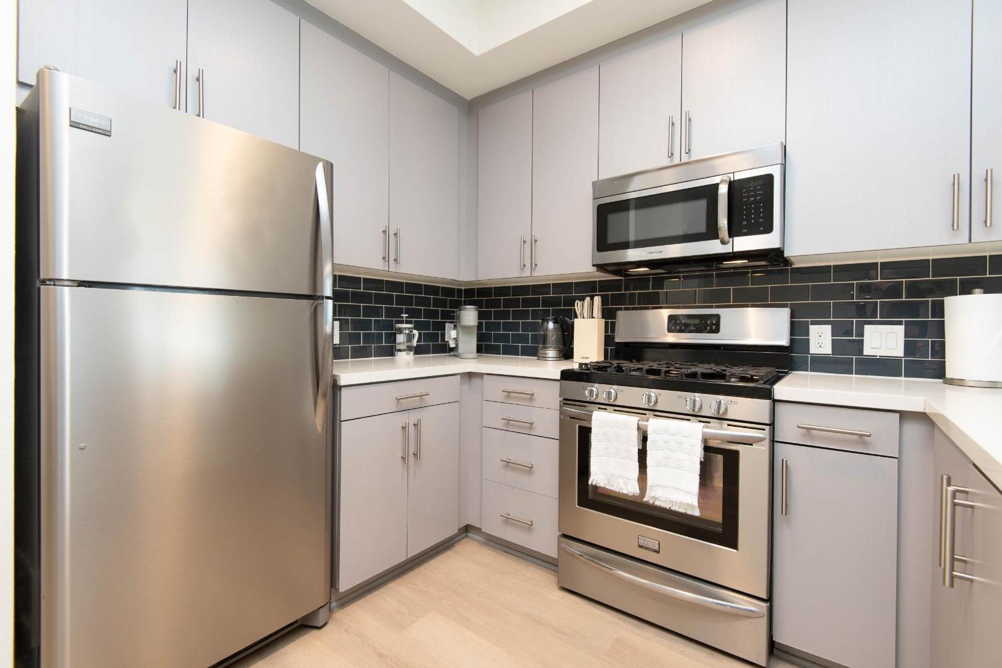 Modern Apartment Rentals — Photos 3